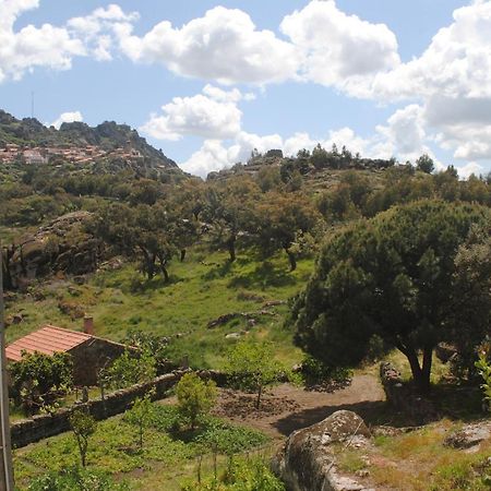 Moradia Familia Escoto Villa มอนซานโต ภายนอก รูปภาพ