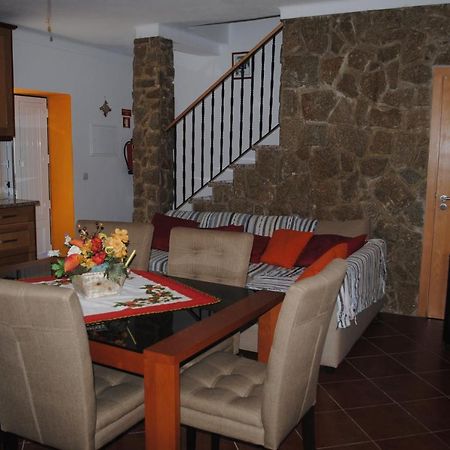 Moradia Familia Escoto Villa มอนซานโต ภายนอก รูปภาพ