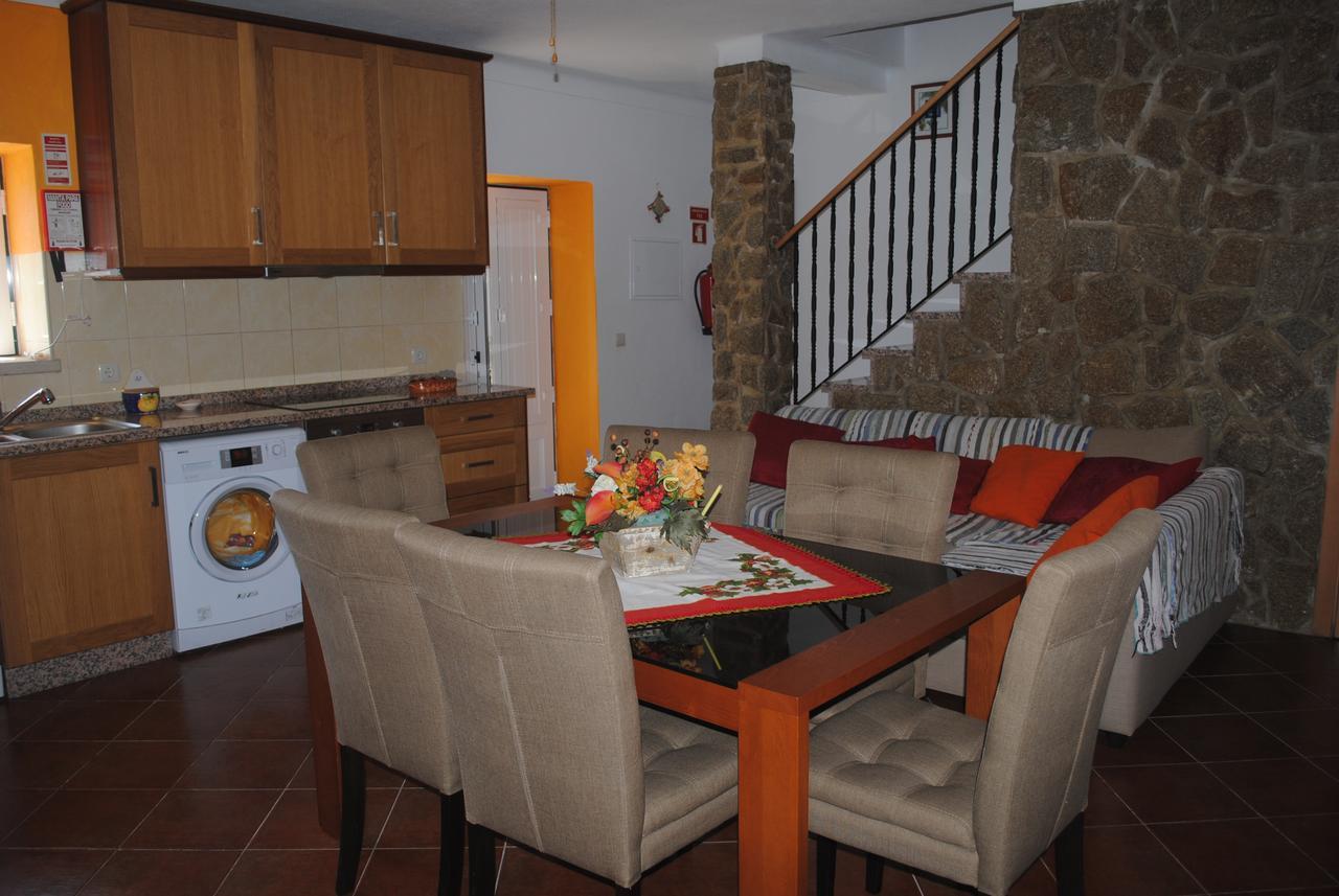 Moradia Familia Escoto Villa มอนซานโต ภายนอก รูปภาพ
